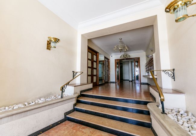 Apartment in Nice - LE FLORIDE, Terrace on the Promenade des Anglais with beautiful sea view by RIVIERA HOLIDAY HOMES Apartment in Nice - LE FLORIDE, Terrace on the Promenade des Anglais with beautiful sea view by RIVIERA HOLIDAY HOMES