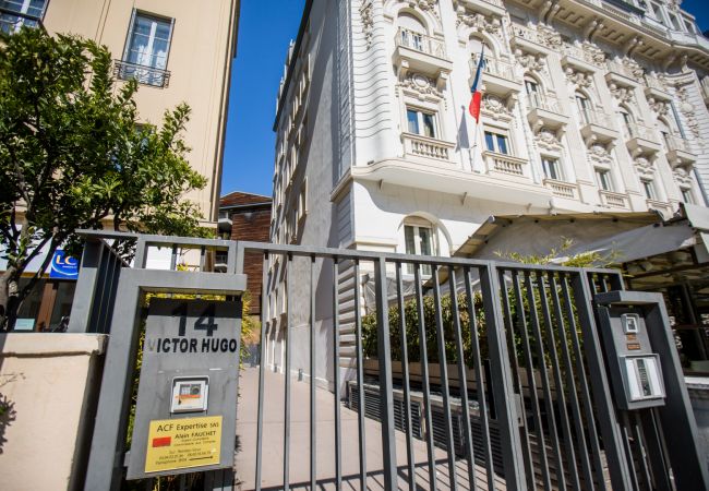 Apartment in Nice - VICTOR HUGO, Very nice apartment with terrace by RIVIERA HOLIDAY HOMES Apartment in Nice - VICTOR HUGO, Very nice apartment with terrace by RIVIERA HOLIDAY HOMES