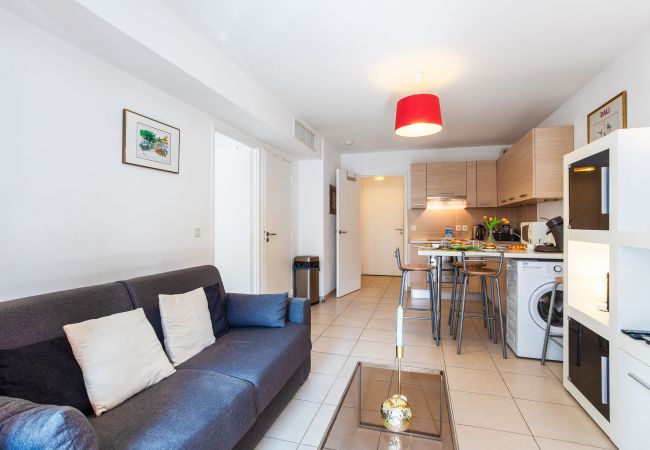Apartment in Nice - VICTOR HUGO, Very nice apartment with terrace by RIVIERA HOLIDAY HOMES Apartment in Nice - VICTOR HUGO, Very nice apartment with terrace by RIVIERA HOLIDAY HOMES