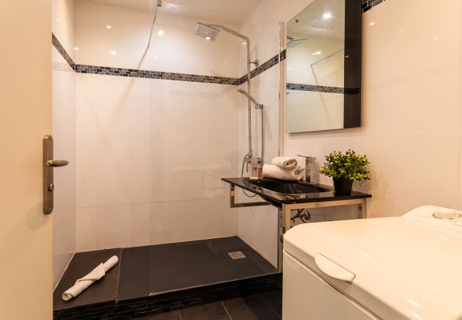 Apartment in Nice - MASSENET VIEW, Apartment with a beautiful terrace with sea view by RIVIERA HOLIDAY HOMES  Apartment in Nice - MASSENET VIEW, Apartment with a beautiful terrace with sea view by RIVIERA HOLIDAY HOMES