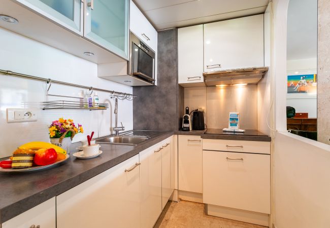 Apartment in Nice - MASSENET VIEW, Apartment with a beautiful terrace with sea view by RIVIERA HOLIDAY HOMES  Apartment in Nice - MASSENET VIEW, Apartment with a beautiful terrace with sea view by RIVIERA HOLIDAY HOMES