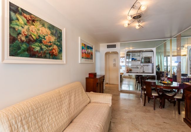 Apartment in Nice - MASSENET VIEW, Apartment with a beautiful terrace with sea view by RIVIERA HOLIDAY HOMES  Apartment in Nice - MASSENET VIEW, Apartment with a beautiful terrace with sea view by RIVIERA HOLIDAY HOMES