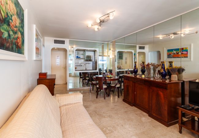 Apartment in Nice - MASSENET VIEW, Apartment with a beautiful terrace with sea view by RIVIERA HOLIDAY HOMES  Apartment in Nice - MASSENET VIEW, Apartment with a beautiful terrace with sea view by RIVIERA HOLIDAY HOMES