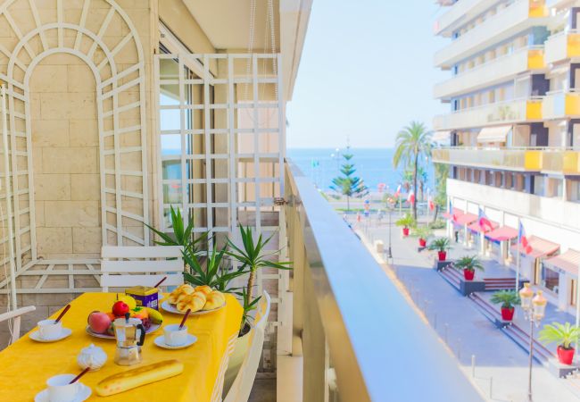 Apartment in Nice - MASSENET VIEW, Apartment with a beautiful terrace with sea view by RIVIERA HOLIDAY HOMES  Apartment in Nice - MASSENET VIEW, Apartment with a beautiful terrace with sea view by RIVIERA HOLIDAY HOMES