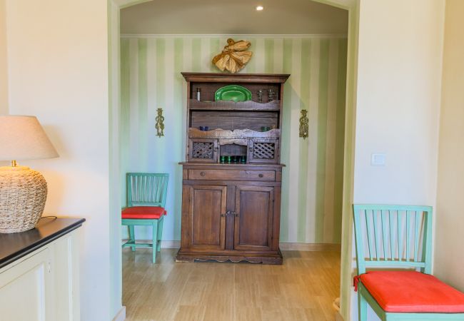 Apartment in Juan-les-Pins - LE CHATEAU DE LA PINEDE By Riviera Holiday Homes Apartment in Juan-les-Pins - LE CHATEAU DE LA PINEDE By Riviera Holiday Homes