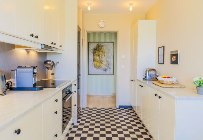 Apartment in Juan-les-Pins - LE CHATEAU DE LA PINEDE By Riviera Holiday Homes Apartment in Juan-les-Pins - LE CHATEAU DE LA PINEDE By Riviera Holiday Homes