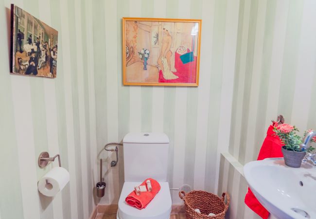Apartment in Juan-les-Pins - LE CHATEAU DE LA PINEDE By Riviera Holiday Homes Apartment in Juan-les-Pins - LE CHATEAU DE LA PINEDE By Riviera Holiday Homes