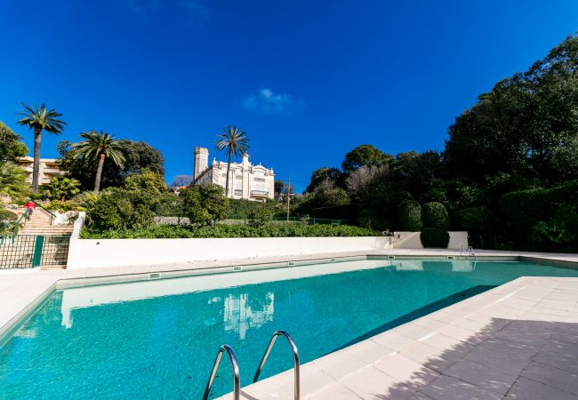 Apartment in Juan-les-Pins - LE CHATEAU DE LA PINEDE By Riviera Holiday Homes Apartment in Juan-les-Pins - LE CHATEAU DE LA PINEDE By Riviera Holiday Homes