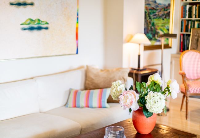 Apartment in Juan-les-Pins - LE CHATEAU DE LA PINEDE By Riviera Holiday Homes Apartment in Juan-les-Pins - LE CHATEAU DE LA PINEDE By Riviera Holiday Homes