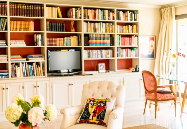 Apartment in Juan-les-Pins - LE CHATEAU DE LA PINEDE By Riviera Holiday Homes Apartment in Juan-les-Pins - LE CHATEAU DE LA PINEDE By Riviera Holiday Homes