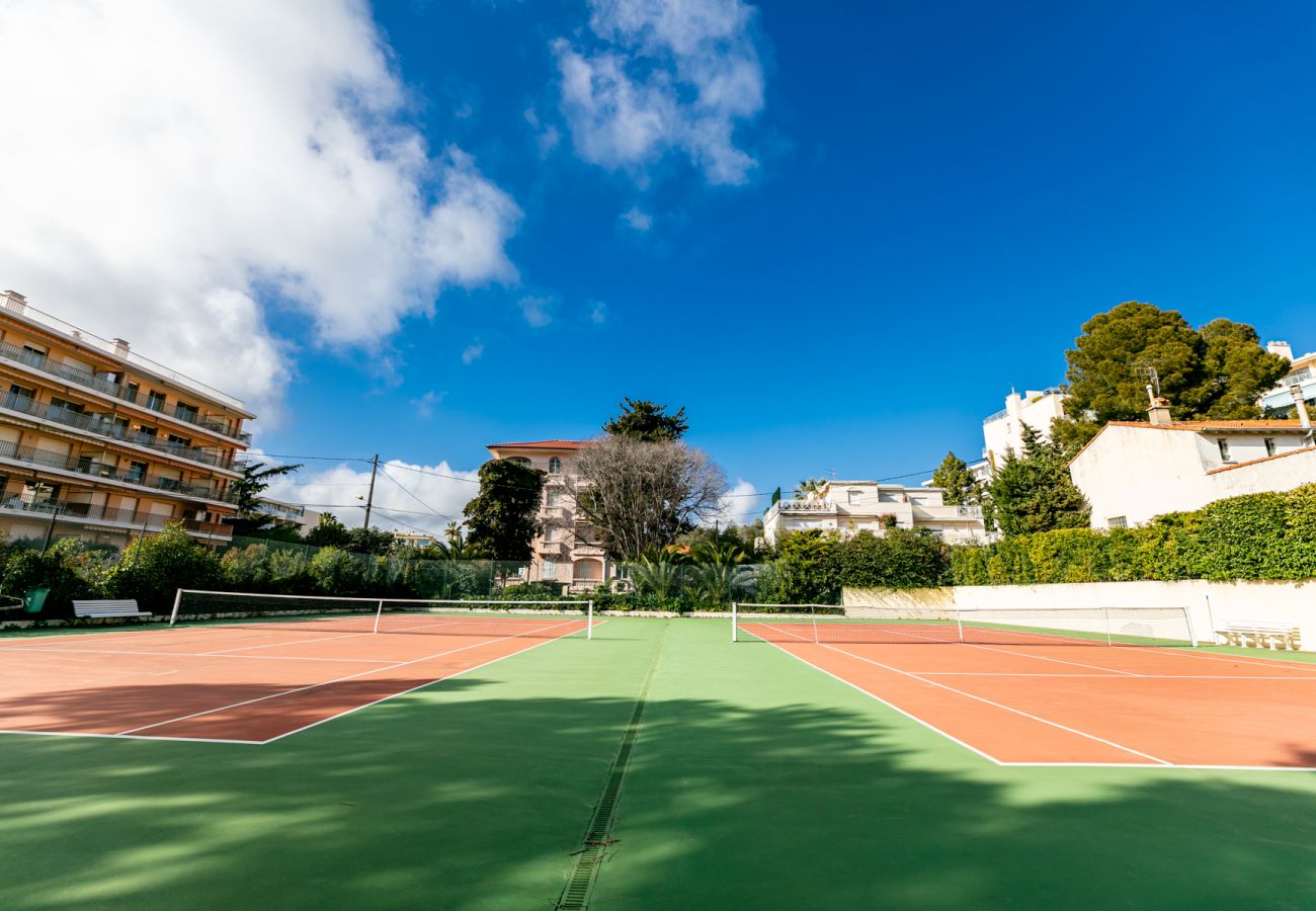 TENNIS COURT