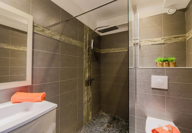 Apartment in Nice - SUEDE By Riviera Holiday Homes Apartment in Nice - SUEDE By Riviera Holiday Homes