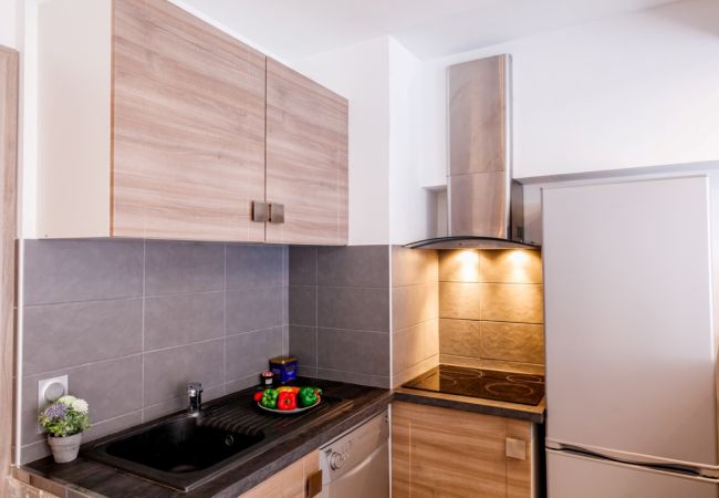 Apartment in Nice - SUEDE By Riviera Holiday Homes Apartment in Nice - SUEDE By Riviera Holiday Homes