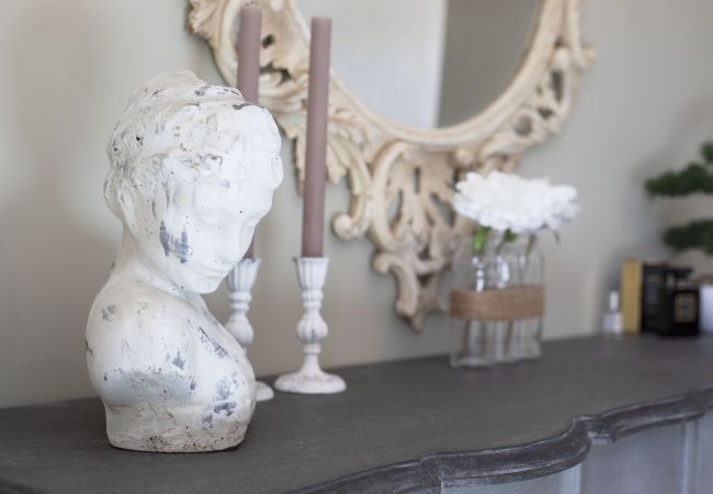 Apartment in Nice - DOMAINE DES ROSES, swimming-pool, AC, garden By Riviera Holiday Homes Apartment in Nice - DOMAINE DES ROSES, swimming-pool, AC, garden By Riviera Holiday Homes