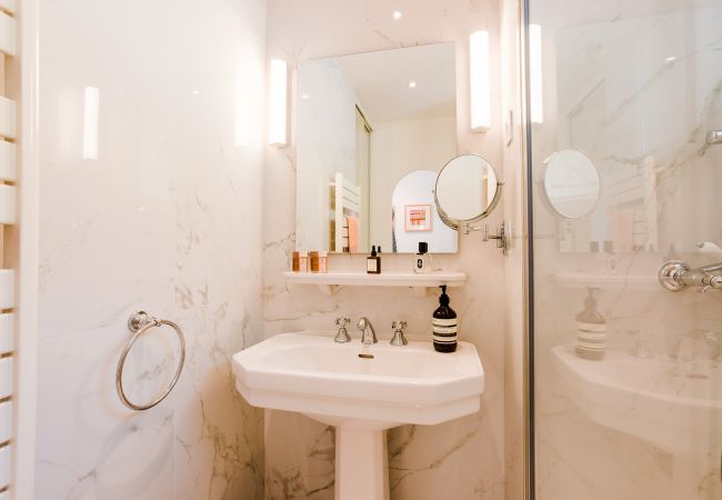 Apartment in Villefranche-sur-Mer - Terrace on the bay 2 by Riviera Holiday Homes  Apartment in Villefranche-sur-Mer - Terrace on the bay 2 by Riviera Holiday Homes