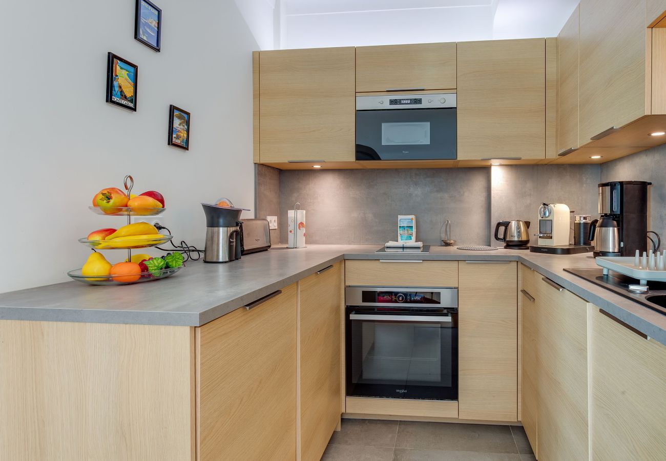 Apartment in Villefranche-sur-Mer - Terrace on the bay 2 by Riviera Holiday Homes 