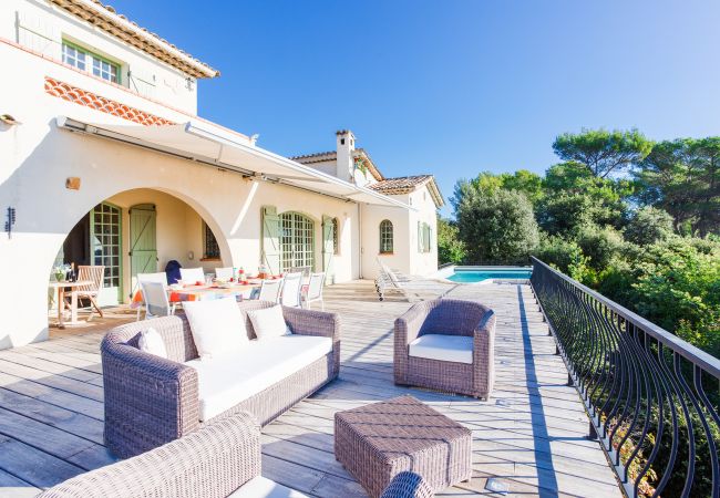 Spacious terrace with dining area