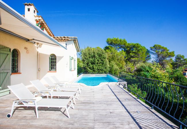 Villa in Roquefort-les-Pins - Villa Les Feuillets VI4250 by Riviera Holiday Homes Villa in Roquefort-les-Pins - Villa Les Feuillets VI4250 by Riviera Holiday Homes