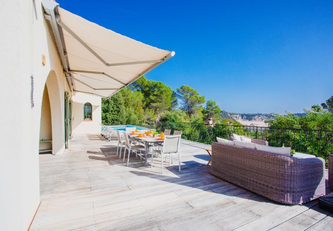 Villa in Roquefort-les-Pins - Villa Les Feuillets VI4250 by Riviera Holiday Homes Villa in Roquefort-les-Pins - Villa Les Feuillets VI4250 by Riviera Holiday Homes