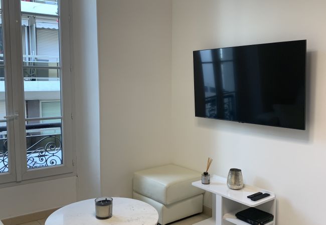 Apartment in Cannes - 12 Mace/Azar12/2P 