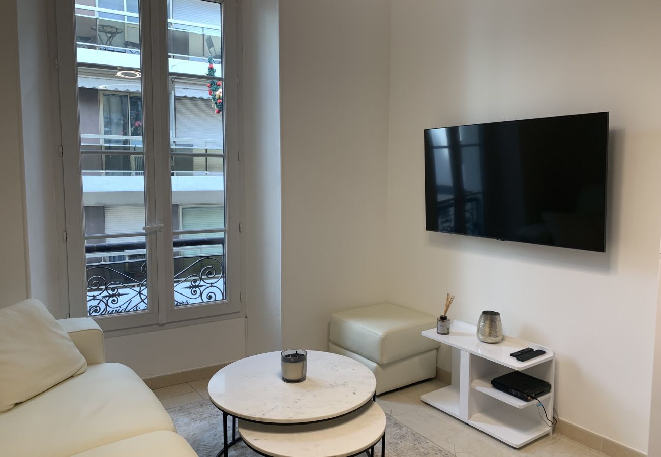 Apartment in Cannes - 12 Mace/Azar12/2P 