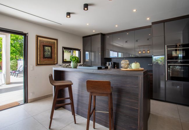 Villa in Nice - Villa Les Sources By Riviera Holiday Homes Villa in Nice - Villa Les Sources By Riviera Holiday Homes