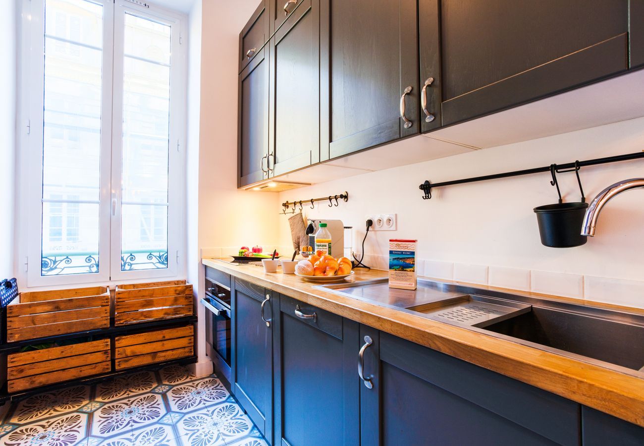 Large fitted kitchen