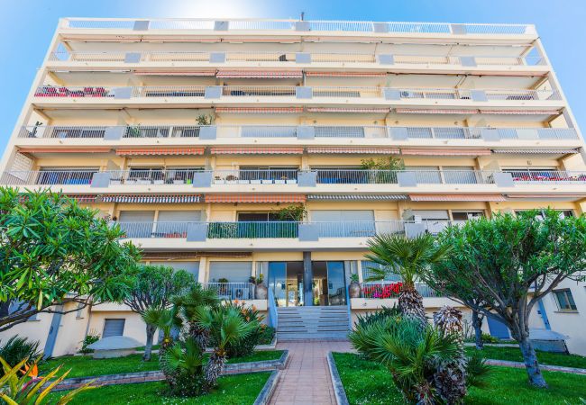 Studio in Beaulieu-sur-Mer - BEAULIEU MARINA By Riviera Holiday Homes Studio in Beaulieu-sur-Mer - BEAULIEU MARINA By Riviera Holiday Homes