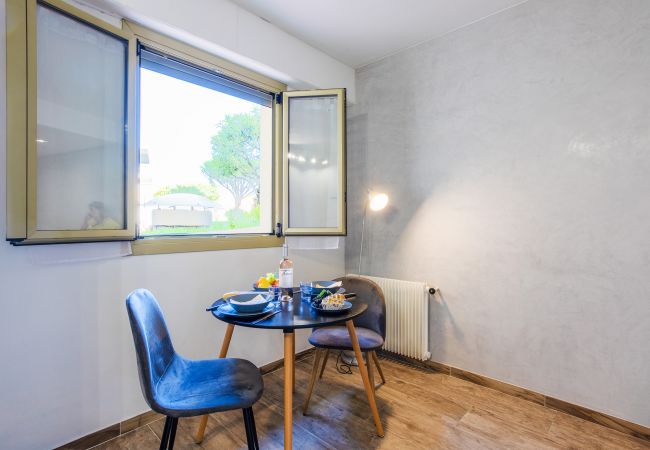 Studio in Beaulieu-sur-Mer - BEAULIEU MARINA By Riviera Holiday Homes Studio in Beaulieu-sur-Mer - BEAULIEU MARINA By Riviera Holiday Homes