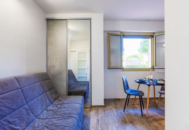 Studio in Beaulieu-sur-Mer - BEAULIEU MARINA By Riviera Holiday Homes Studio in Beaulieu-sur-Mer - BEAULIEU MARINA By Riviera Holiday Homes