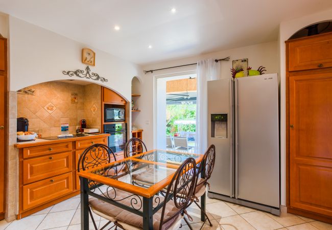 Villa in Nice - VILLA ESCALINADA By Rivera Holiday Homes Villa in Nice - VILLA ESCALINADA By Rivera Holiday Homes