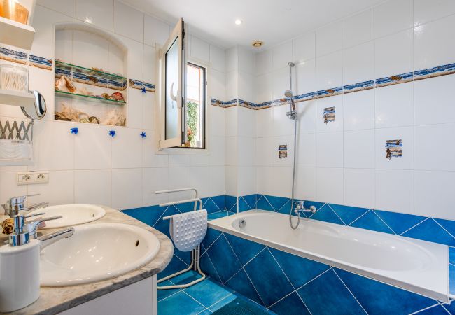 Villa in Nice - VILLA ESCALINADA By Rivera Holiday Homes Villa in Nice - VILLA ESCALINADA By Rivera Holiday Homes