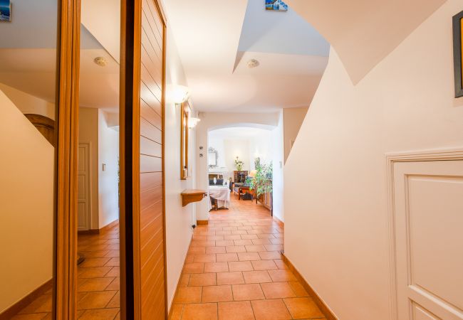 Villa in Nice - VILLA ESCALINADA By Rivera Holiday Homes Villa in Nice - VILLA ESCALINADA By Rivera Holiday Homes