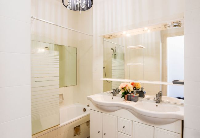 Apartment in Nice - LE SIRIUS  BY RIVIERA HOLIDAY HOMES Apartment in Nice - LE SIRIUS  BY RIVIERA HOLIDAY HOMES