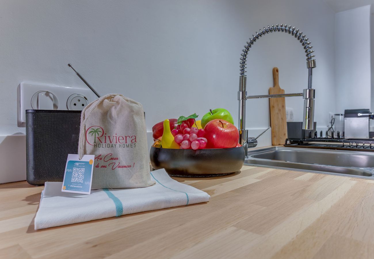 Apartment in Nice - LA TREILLE AP4334 By Riviera Holiday Homes 