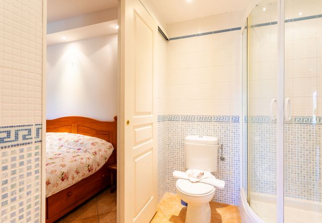 Villa in Golfe Juan - VILLA PARADISIO VI4351 By Riviera Holiday Homes Villa in Golfe Juan - VILLA PARADISIO VI4351 By Riviera Holiday Homes