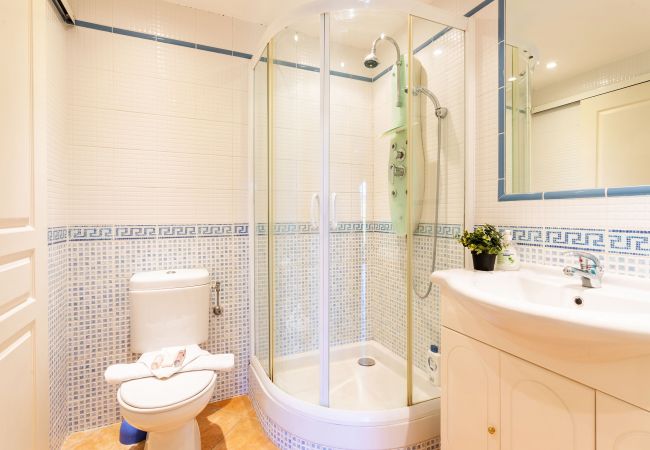 Villa in Golfe Juan - VILLA PARADISIO VI4351 By Riviera Holiday Homes Villa in Golfe Juan - VILLA PARADISIO VI4351 By Riviera Holiday Homes