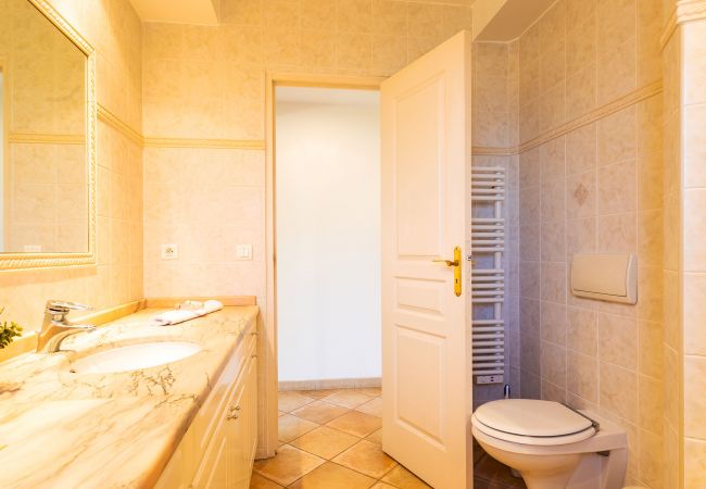 Villa in Golfe Juan - VILLA PARADISIO VI4351 By Riviera Holiday Homes Villa in Golfe Juan - VILLA PARADISIO VI4351 By Riviera Holiday Homes