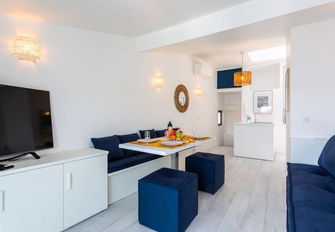 Apartment in Villefranche-sur-Mer - MAISON BLEUE AP4362 By Riviera Holiday Homes