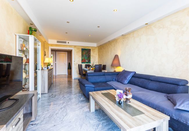 Apartment in Nice - GRAND SOLEIL By Riviera Holiday Homes Apartment in Nice - GRAND SOLEIL By Riviera Holiday Homes
