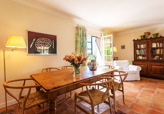 Villa in Grasse - MAS DES  LAURIERS VI4370 By Riviera Holiday Homes Villa in Grasse - MAS DES  LAURIERS VI4370 By Riviera Holiday Homes