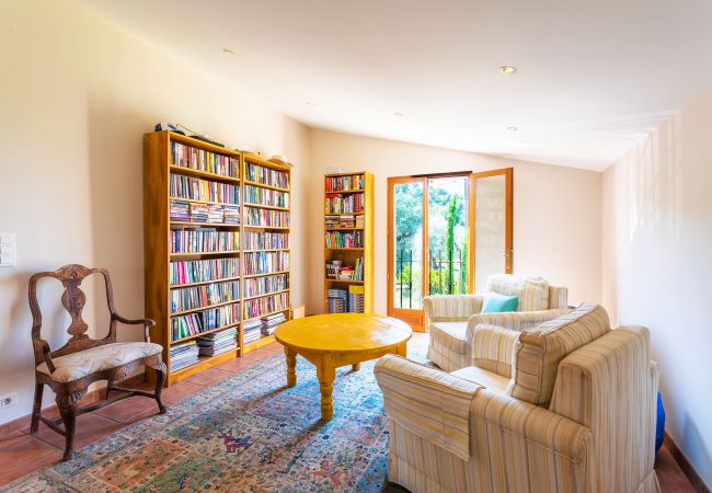 Villa in Grasse - MAS DES  LAURIERS VI4370 By Riviera Holiday Homes Villa in Grasse - MAS DES  LAURIERS VI4370 By Riviera Holiday Homes