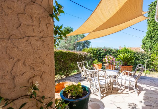 Villa in Grasse - MAS DES  LAURIERS VI4370 By Riviera Holiday Homes Villa in Grasse - MAS DES  LAURIERS VI4370 By Riviera Holiday Homes