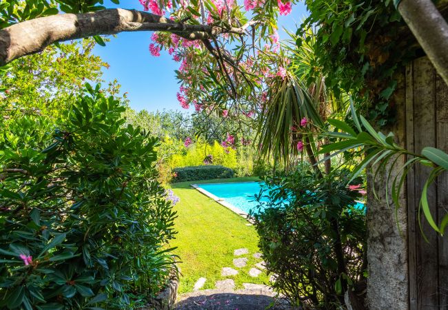 Villa in Grasse - MAS DES  LAURIERS VI4370 By Riviera Holiday Homes Villa in Grasse - MAS DES  LAURIERS VI4370 By Riviera Holiday Homes