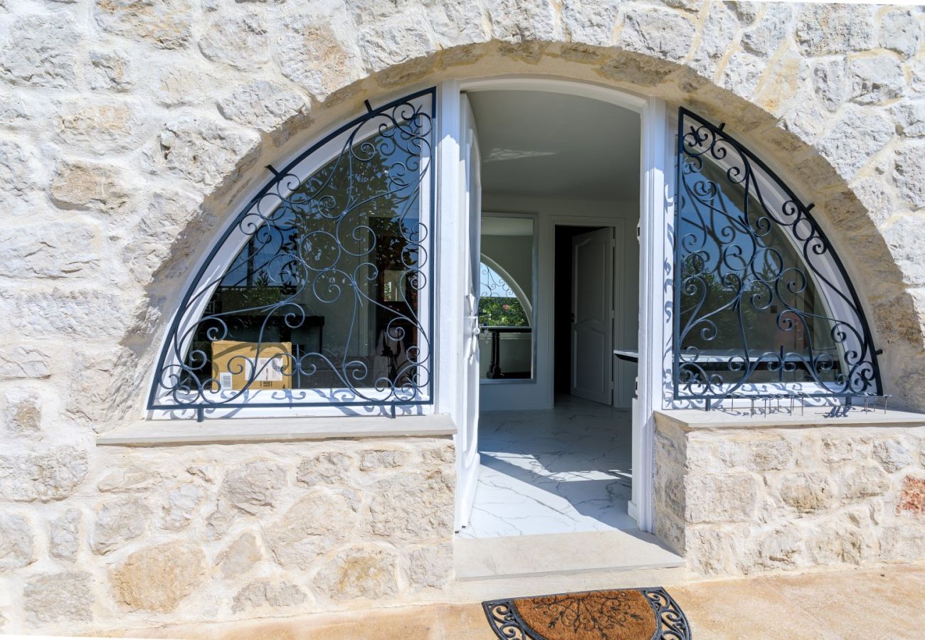 Villa in Villefranche-sur-Mer - VILLA BELLE VUE VI4394 By Riviera Holiday Homes
