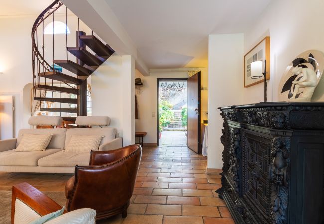 Villa in Nice - MAS DE GAIRAUT VI4395 By Riviera Holiday Homes  Villa in Nice - MAS DE GAIRAUT VI4395 By Riviera Holiday Homes