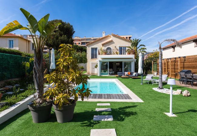 Villa/Dettached house in Cagnes-sur-Mer - VILLA COTE SUD VI4402 By Riviera Holiday Homes 