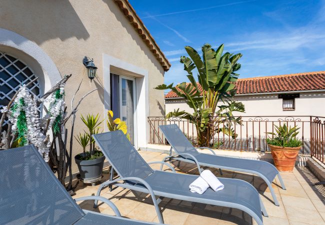 Villa in Cagnes-sur-Mer - VILLA COTE SUD VI4402 By Riviera Holiday Homes 
