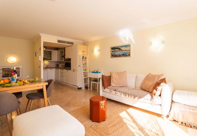 Apartment in Villefranche-sur-Mer - LA CASA AP4409 By Riviera Holiday Homes Apartment in Villefranche-sur-Mer - LA CASA AP4409 By Riviera Holiday Homes