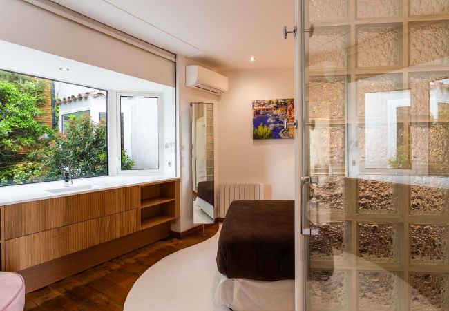 Villa in Nice - Villa ADRIANA VI4411 By Riviera Holiday Homes Villa in Nice - Villa ADRIANA VI4411 By Riviera Holiday Homes